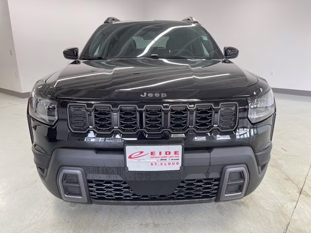 2026 Diamond Black Crystal Pearlcoat Jeep Cherokee Laredo 4X4 SUV