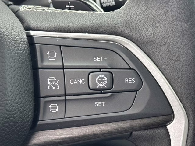 2026 Diamond Black Crystal Pearlcoat Jeep Grand Cherokee L Limited RWD SUV