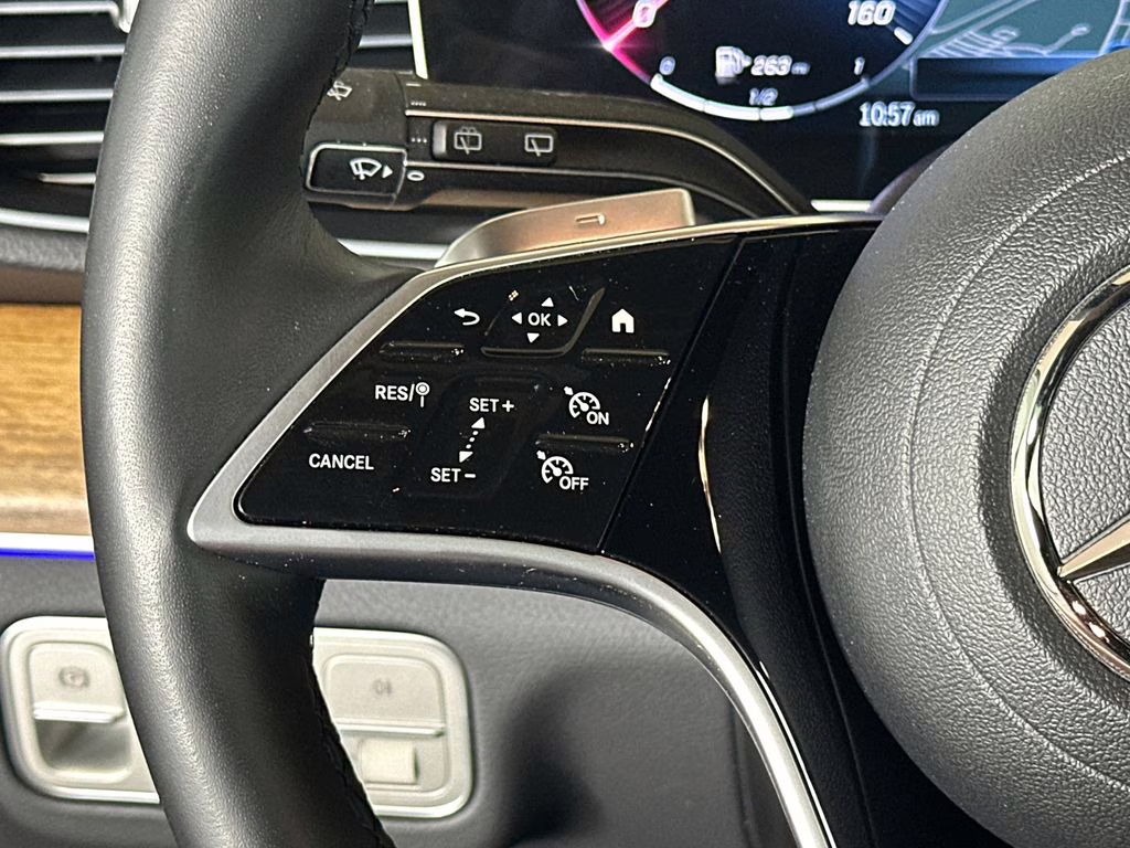 2025 Obsidian Black Metallic Mercedes-Benz GLE GLE 450 AWD SUV