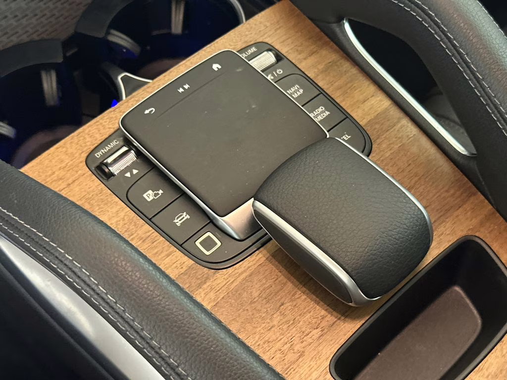 2025 Obsidian Black Metallic Mercedes-Benz GLE GLE 450 AWD SUV