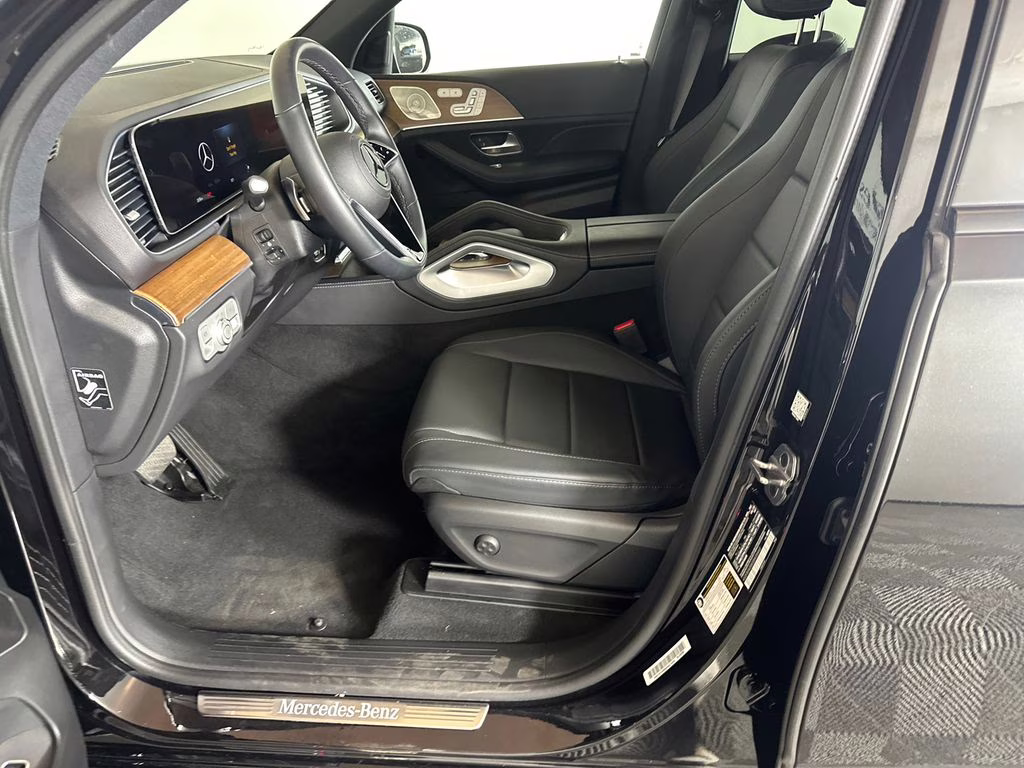 2025 Obsidian Black Metallic Mercedes-Benz GLE GLE 450 AWD SUV