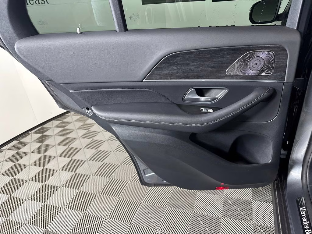 2025 Selenite Gray Metallic Mercedes-Benz GLE GLE 450 AWD SUV