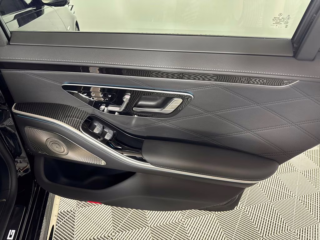 2026 Obsidian Black/MANUFAKTUR Moonlight White Mercedes-Benz S-Class S 63 E AMG AWD Sedan