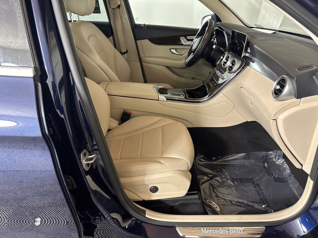 2022 Lunar Blue Metallic Mercedes-Benz GLC GLC 300 RWD SUV