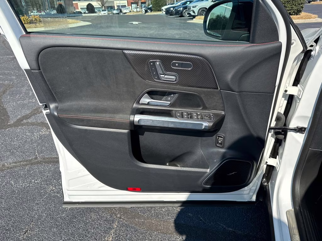 2024 Polar White Mercedes-Benz GLB GLB 250 FWD SUV