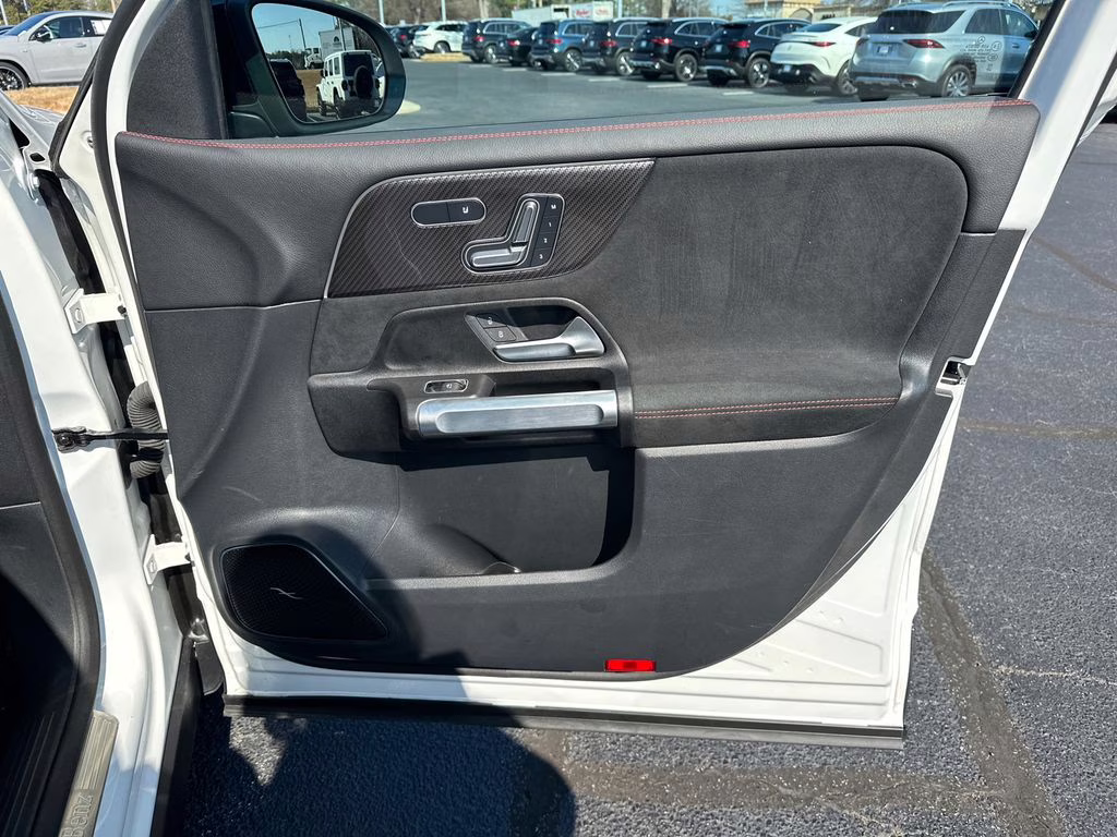 2024 Polar White Mercedes-Benz GLB GLB 250 FWD SUV