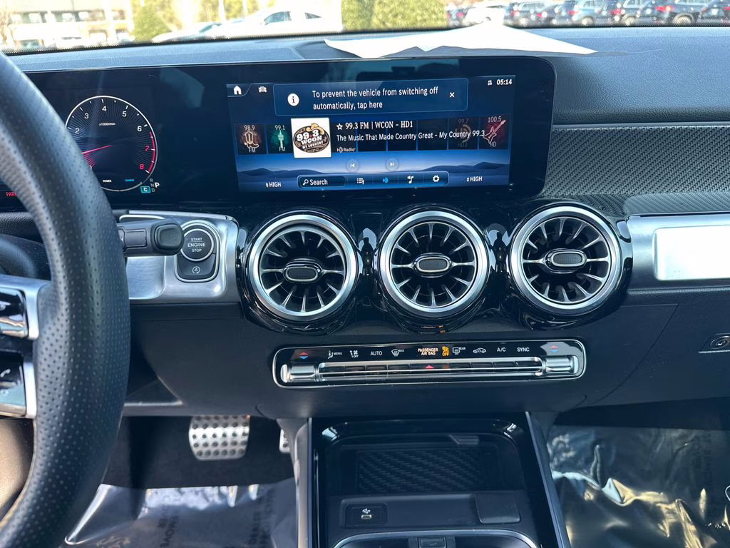 2024 Polar White Mercedes-Benz GLB GLB 250 FWD SUV