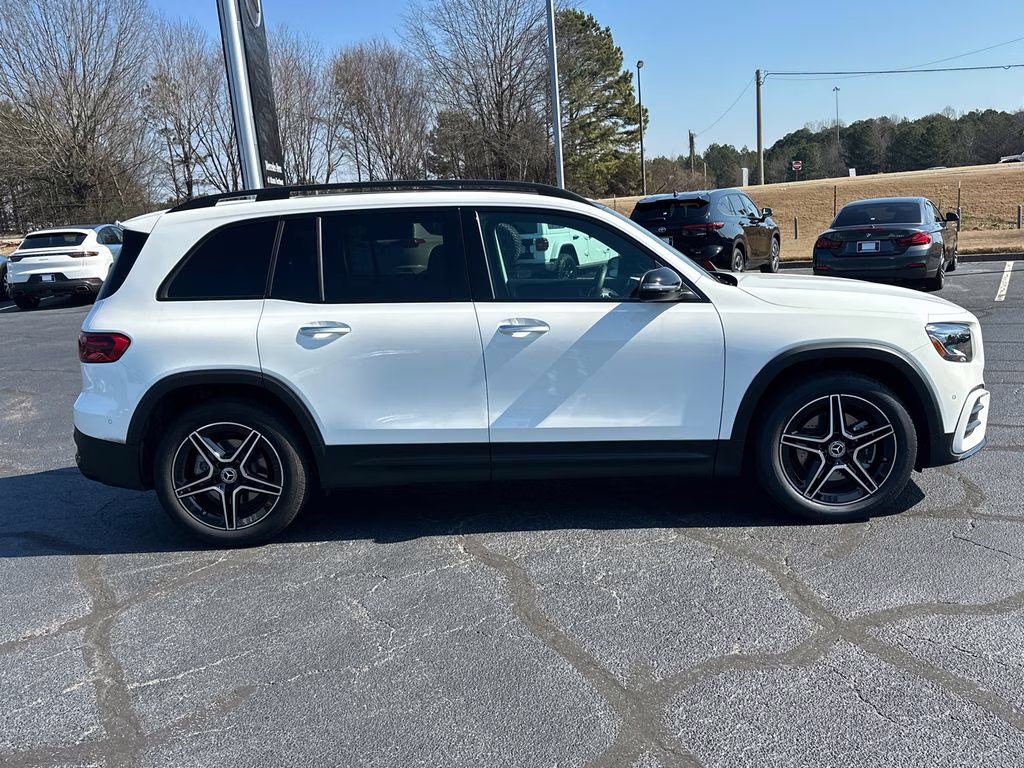 2024 Polar White Mercedes-Benz GLB GLB 250 FWD SUV