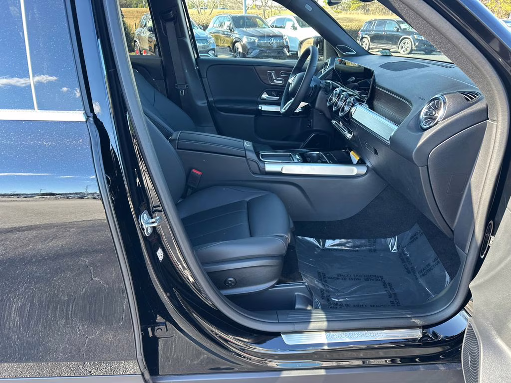 2026 101/696black Mercedes-Benz GLB GLB 250 FWD SUV