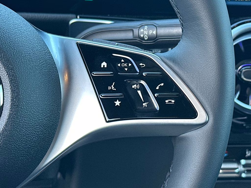 2026 101/696black Mercedes-Benz GLB GLB 250 FWD SUV