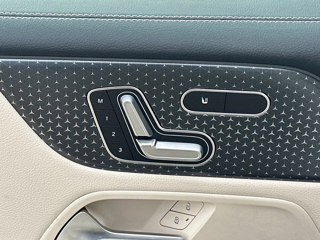 2026 105/149white Mercedes-Benz GLB GLB 250 FWD SUV