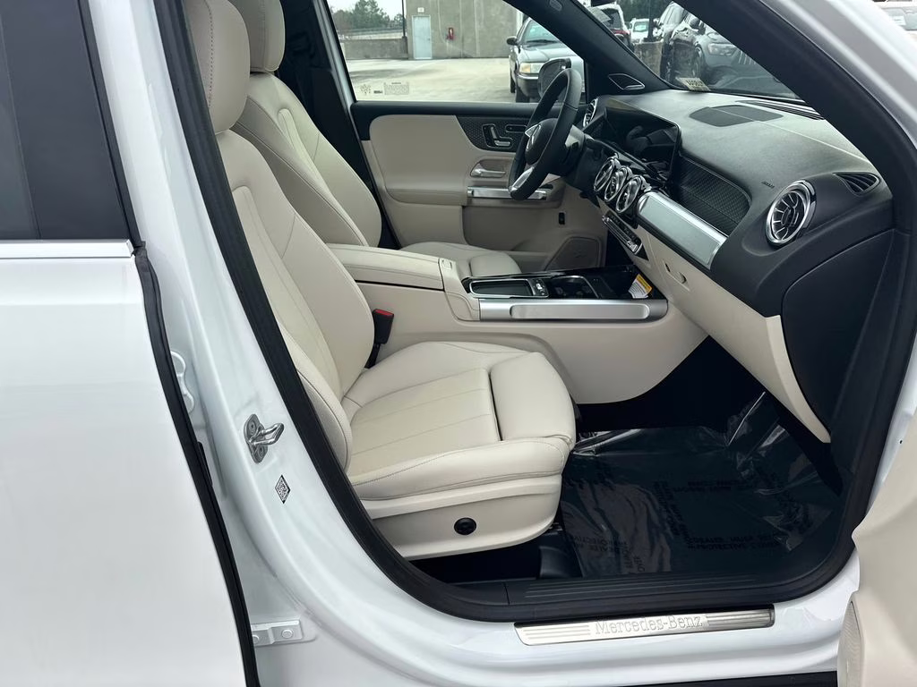 2026 105/149white Mercedes-Benz GLB GLB 250 FWD SUV