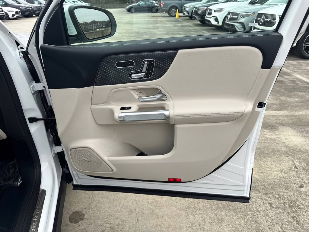 2026 105/149white Mercedes-Benz GLB GLB 250 FWD SUV