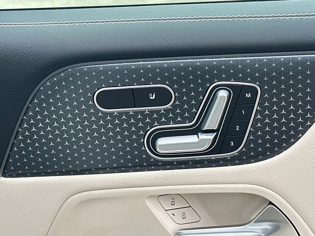 2026 105/149white Mercedes-Benz GLB GLB 250 FWD SUV