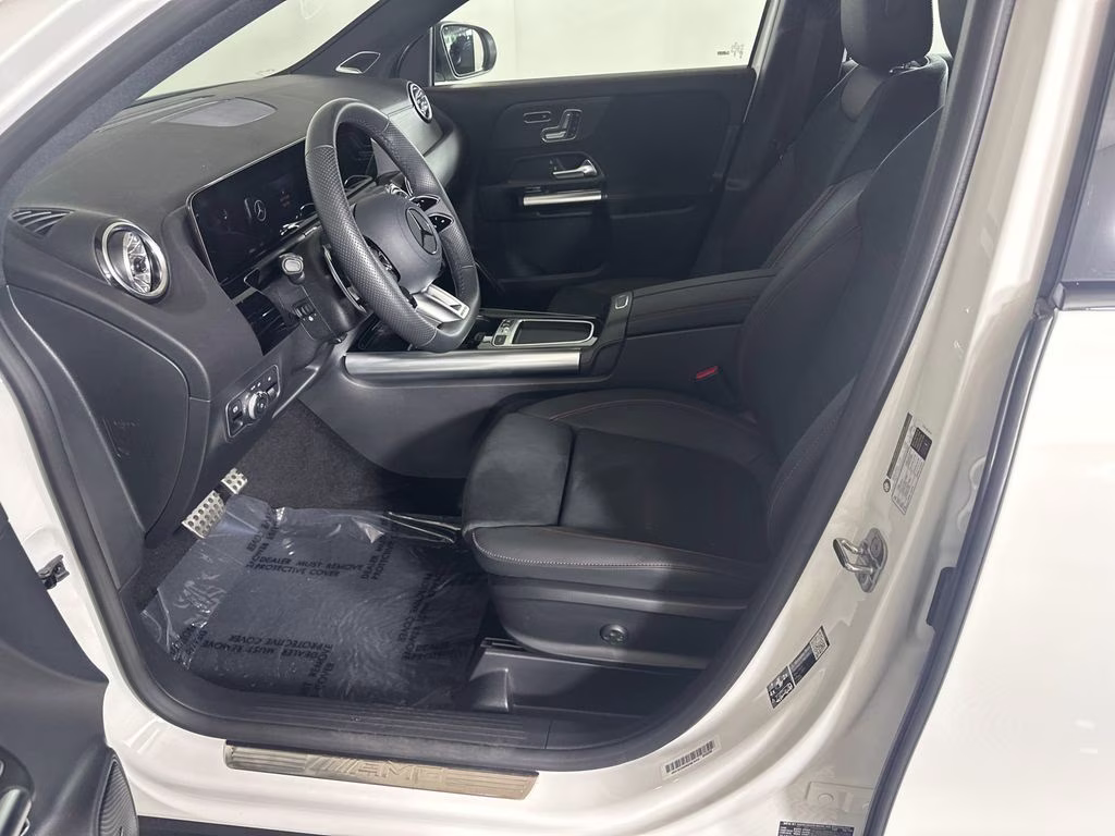 2026 Mercedes-Benz GLA AMG GLA 35 - Photo 9