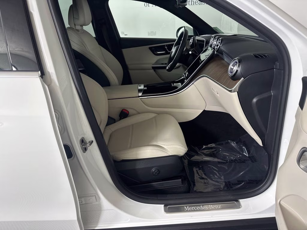 2026 Polar White Mercedes-Benz GLC GLC 300 RWD SUV