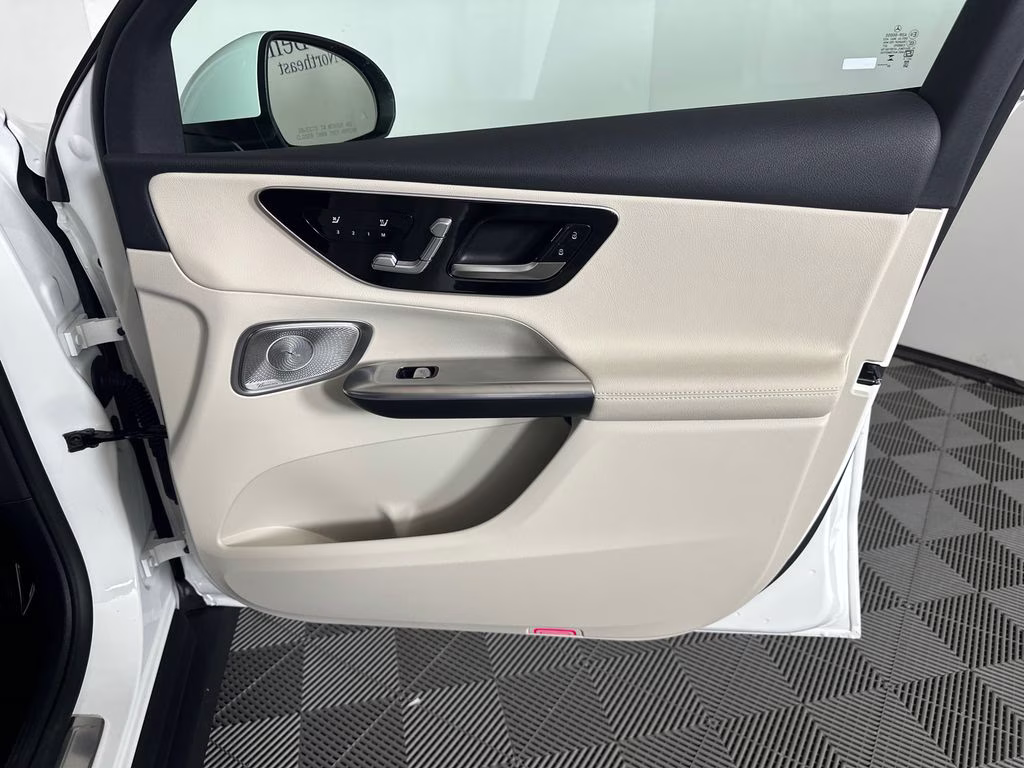 2026 Polar White Mercedes-Benz GLC GLC 300 RWD SUV
