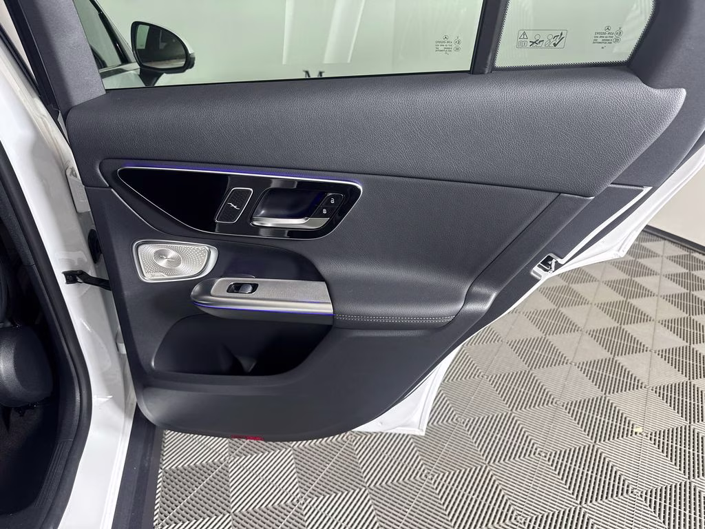 2026 MANUFAKTUR Moonlight White Metallic Mercedes-Benz GLC GLC 300 RWD SUV