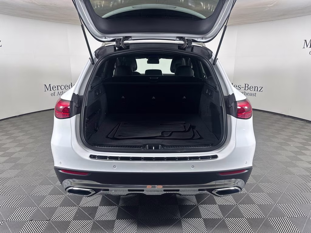2026 MANUFAKTUR Moonlight White Metallic Mercedes-Benz GLC GLC 300 RWD SUV
