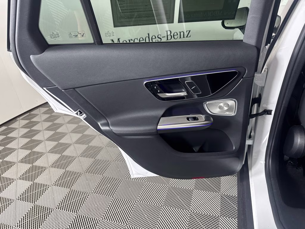 2026 MANUFAKTUR Moonlight White Metallic Mercedes-Benz GLC GLC 300 RWD SUV