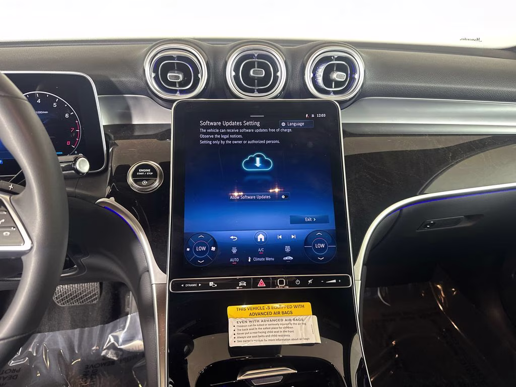 2026 MANUFAKTUR Moonlight White Metallic Mercedes-Benz GLC GLC 300 RWD SUV