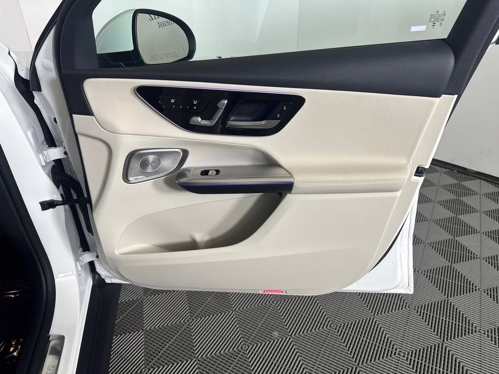 2026 Polar White Mercedes-Benz GLC GLC 300 RWD SUV