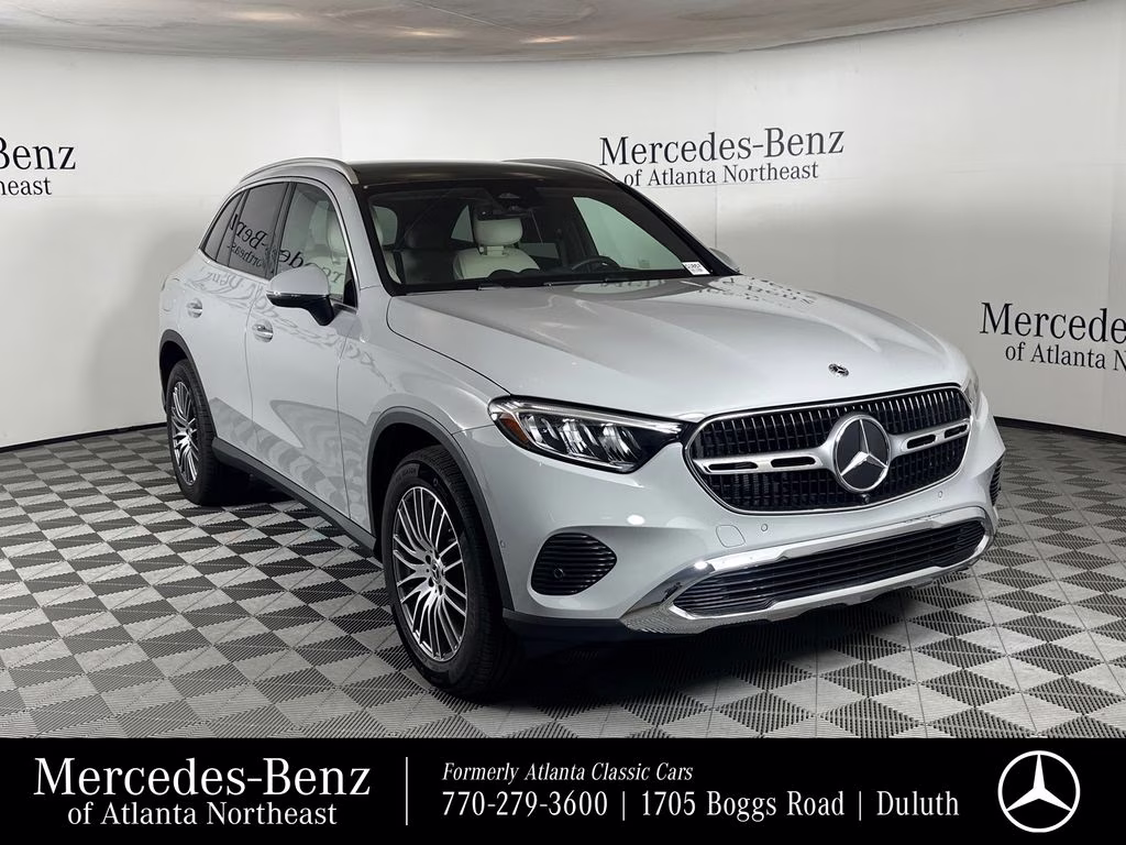 2026 Mercedes-Benz GLC GLC 300's photo