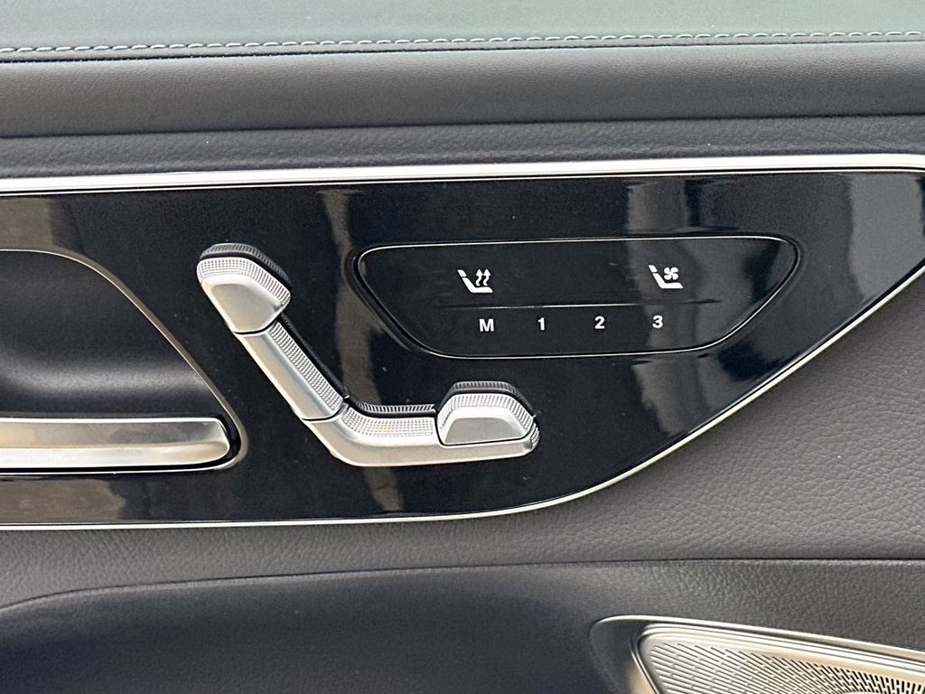 2026 111/885white Mercedes-Benz GLC GLC 300 RWD SUV