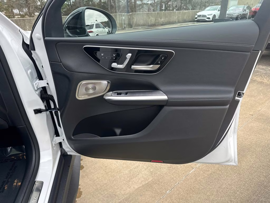 2026 111/885white Mercedes-Benz GLC GLC 300 RWD SUV