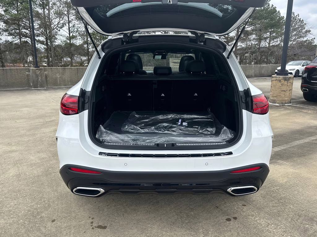 2026 111/885white Mercedes-Benz GLC GLC 300 RWD SUV