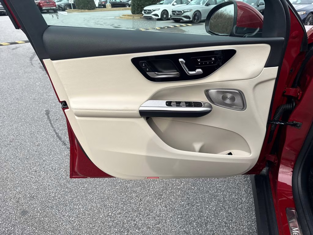 2026 105/993red Mercedes-Benz GLC GLC 300 RWD SUV