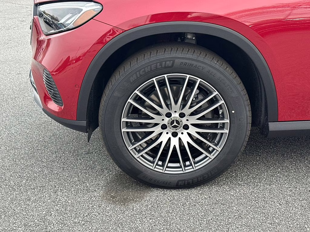 2026 105/993red Mercedes-Benz GLC GLC 300 RWD SUV