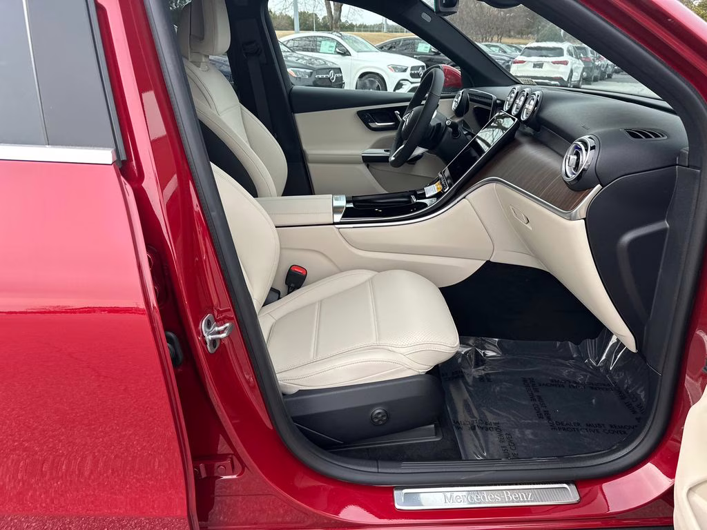 2026 105/993red Mercedes-Benz GLC GLC 300 RWD SUV