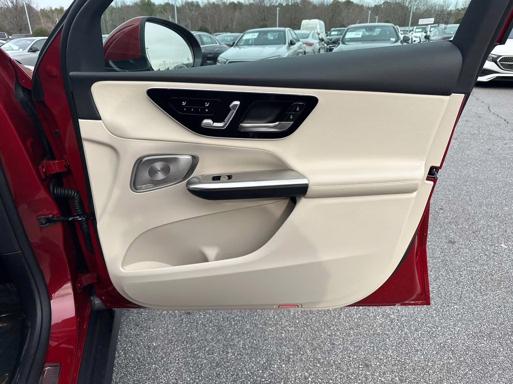 2026 105/993red Mercedes-Benz GLC GLC 300 RWD SUV