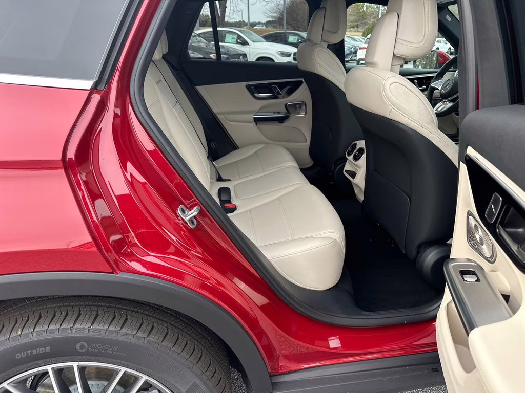 2026 105/993red Mercedes-Benz GLC GLC 300 RWD SUV