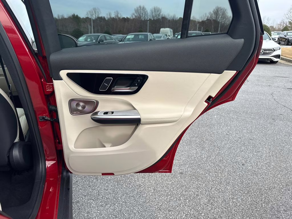 2026 105/993red Mercedes-Benz GLC GLC 300 RWD SUV