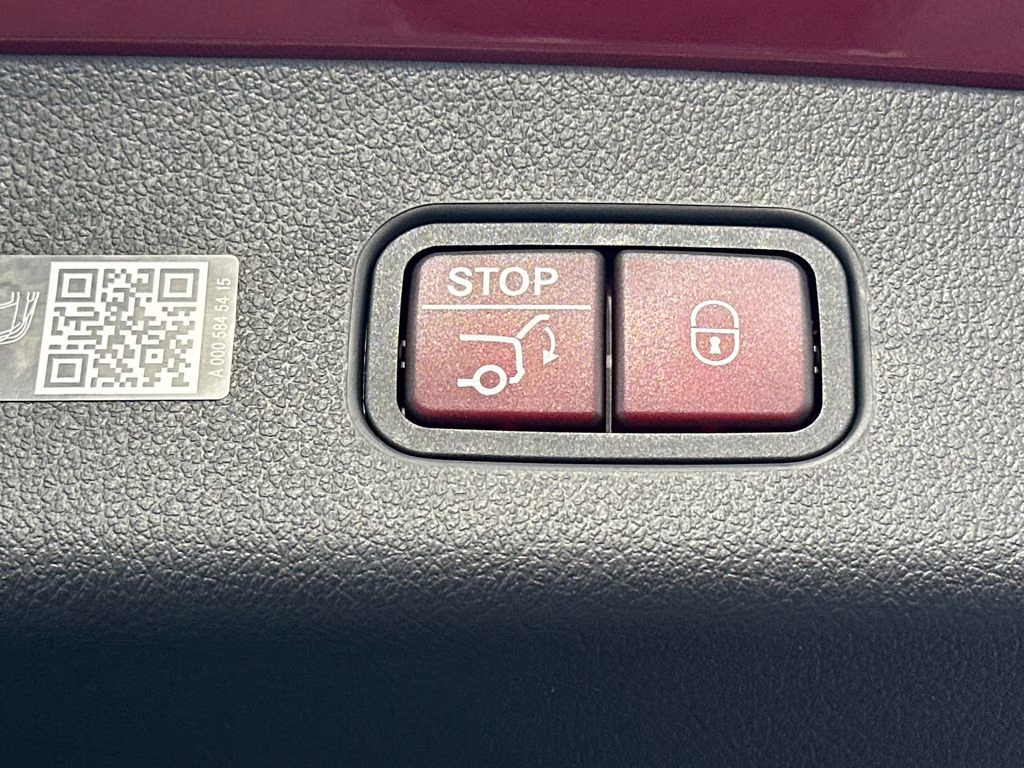 2026 105/993red Mercedes-Benz GLC GLC 300 RWD SUV