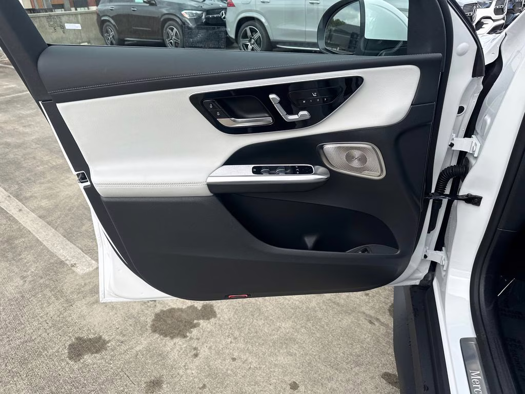 2026 118/885white Mercedes-Benz GLC GLC 300 AWD SUV