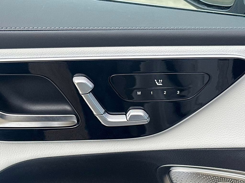 2026 118/885white Mercedes-Benz GLC GLC 300 AWD SUV