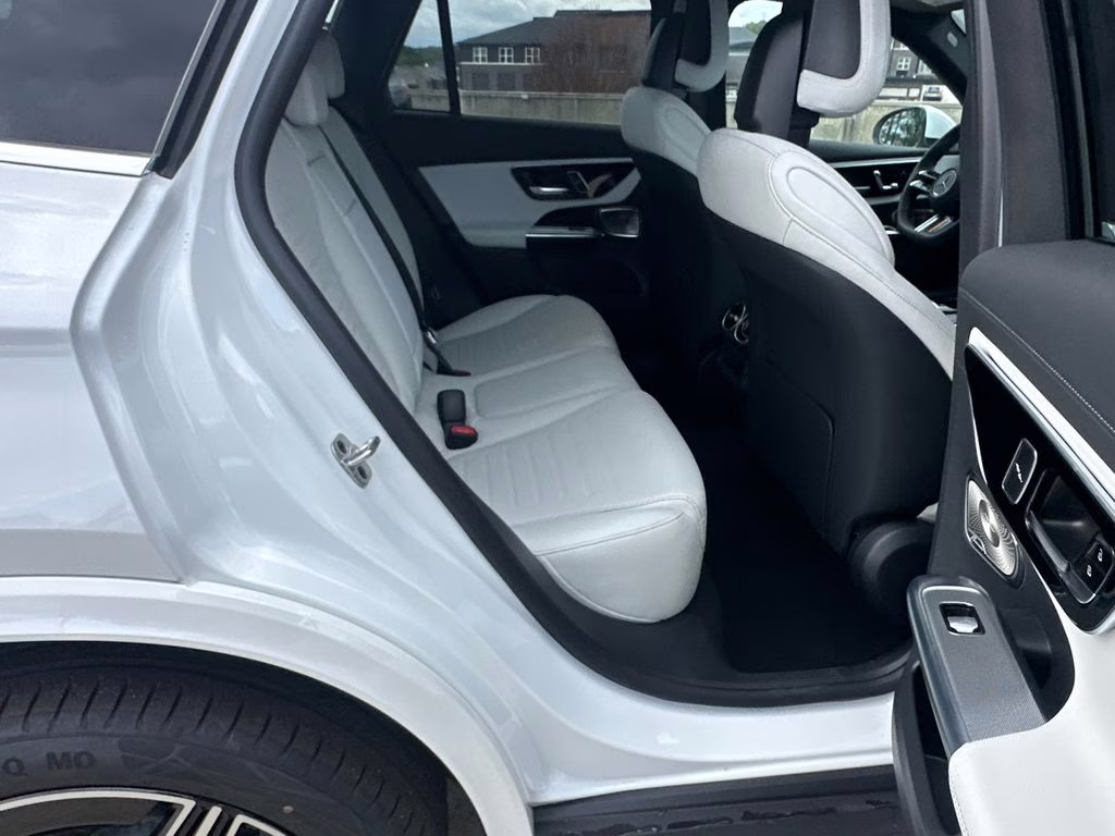 2026 118/885white Mercedes-Benz GLC GLC 300 AWD SUV