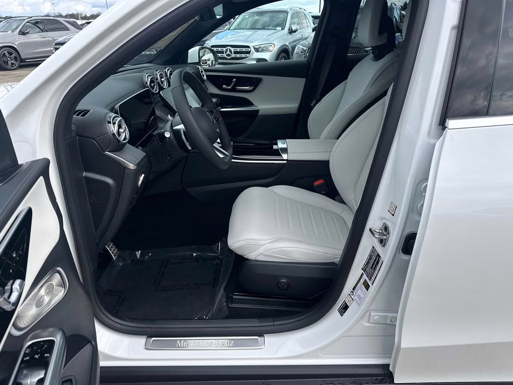 2026 118/885white Mercedes-Benz GLC GLC 300 AWD SUV