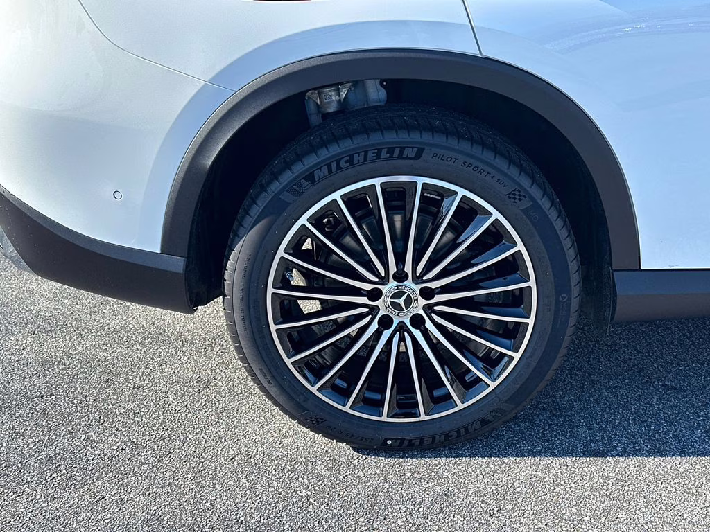 2026 Polar White Mercedes-Benz GLC GLC 300 AWD SUV