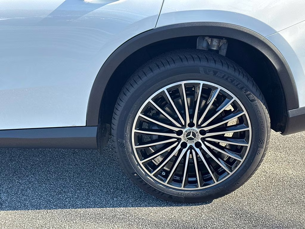 2026 Polar White Mercedes-Benz GLC GLC 300 AWD SUV