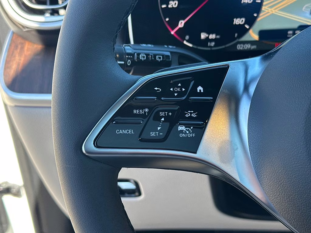 2026 Polar White Mercedes-Benz GLC GLC 300 AWD SUV