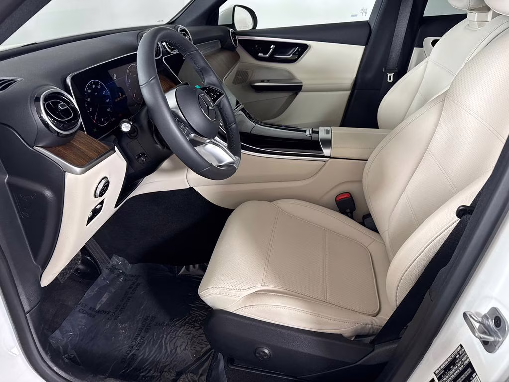 2026 Polar White Mercedes-Benz GLC GLC 300 AWD SUV