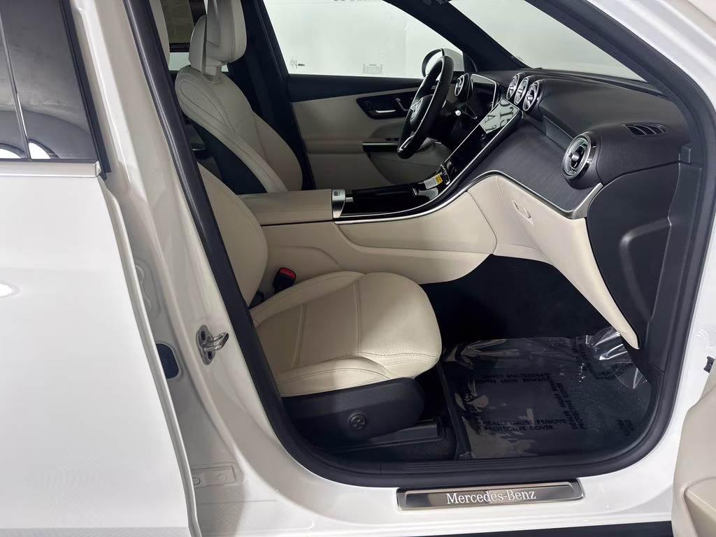 2026 Polar White Mercedes-Benz GLC GLC 300 AWD SUV
