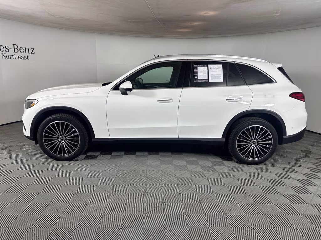 2026 Polar White Mercedes-Benz GLC GLC 300 AWD SUV