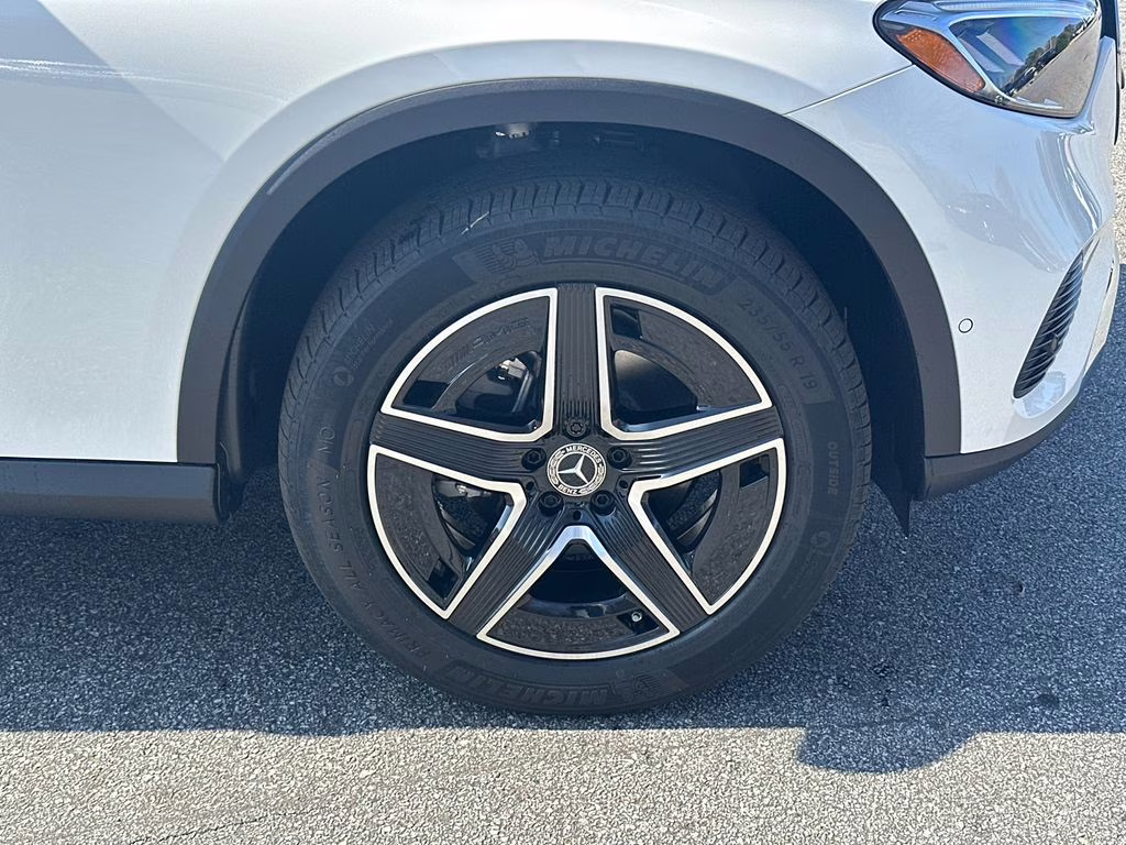 2026 105/149white Mercedes-Benz GLC GLC 300 AWD SUV