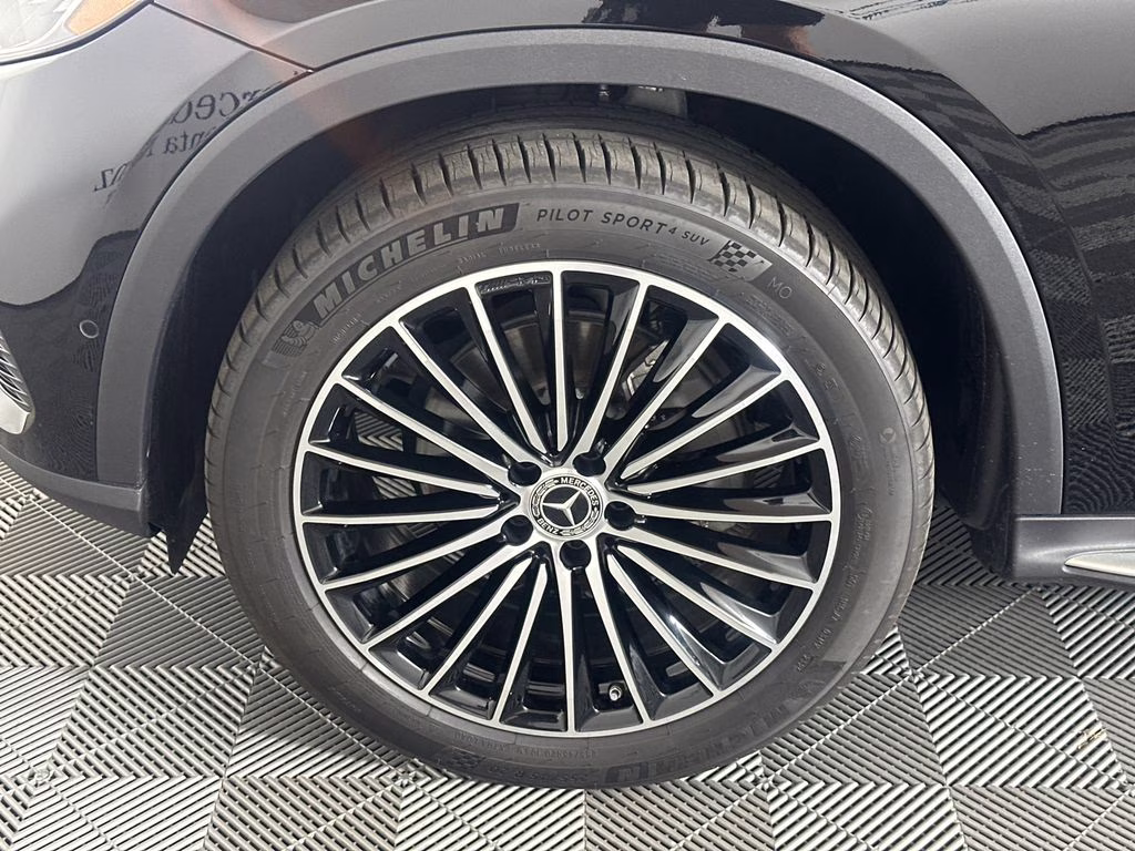 2026 Obsidian Black Metallic Mercedes-Benz GLC GLC 300 AWD SUV