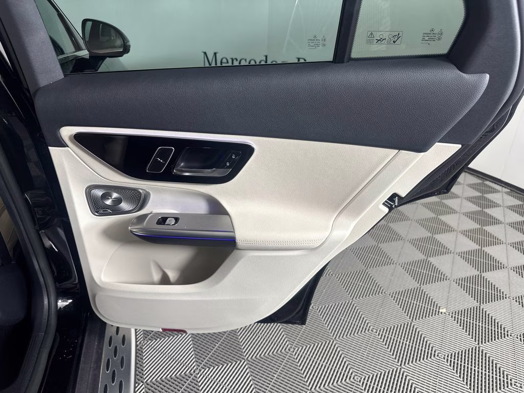 2026 Obsidian Black Metallic Mercedes-Benz GLC GLC 300 AWD SUV